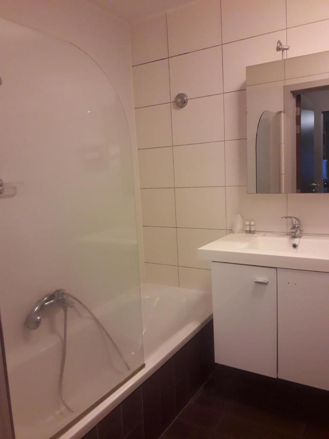 לה לובייר Hotel La Louve מראה חיצוני תמונה