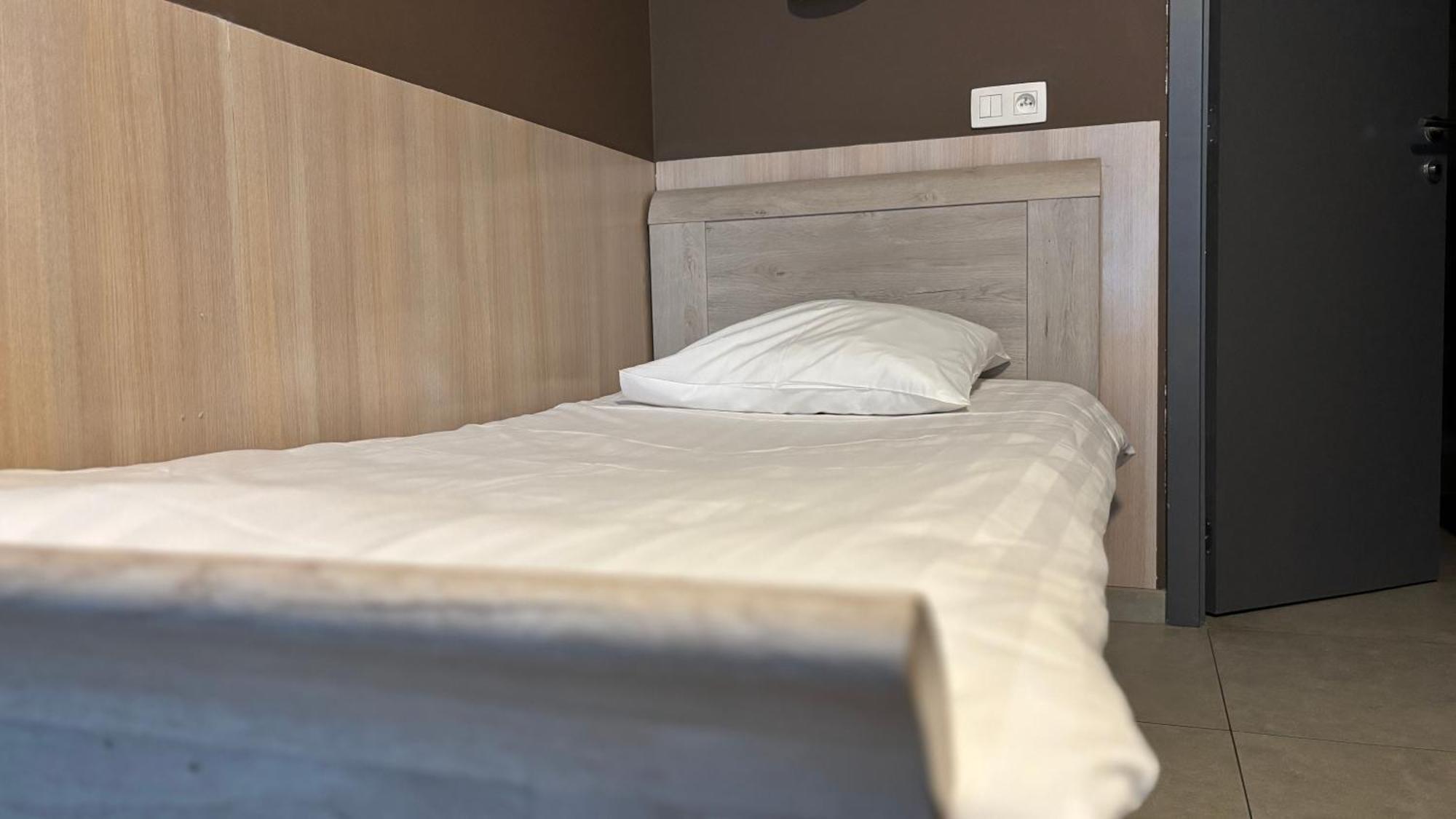 לה לובייר Hotel La Louve מראה חיצוני תמונה