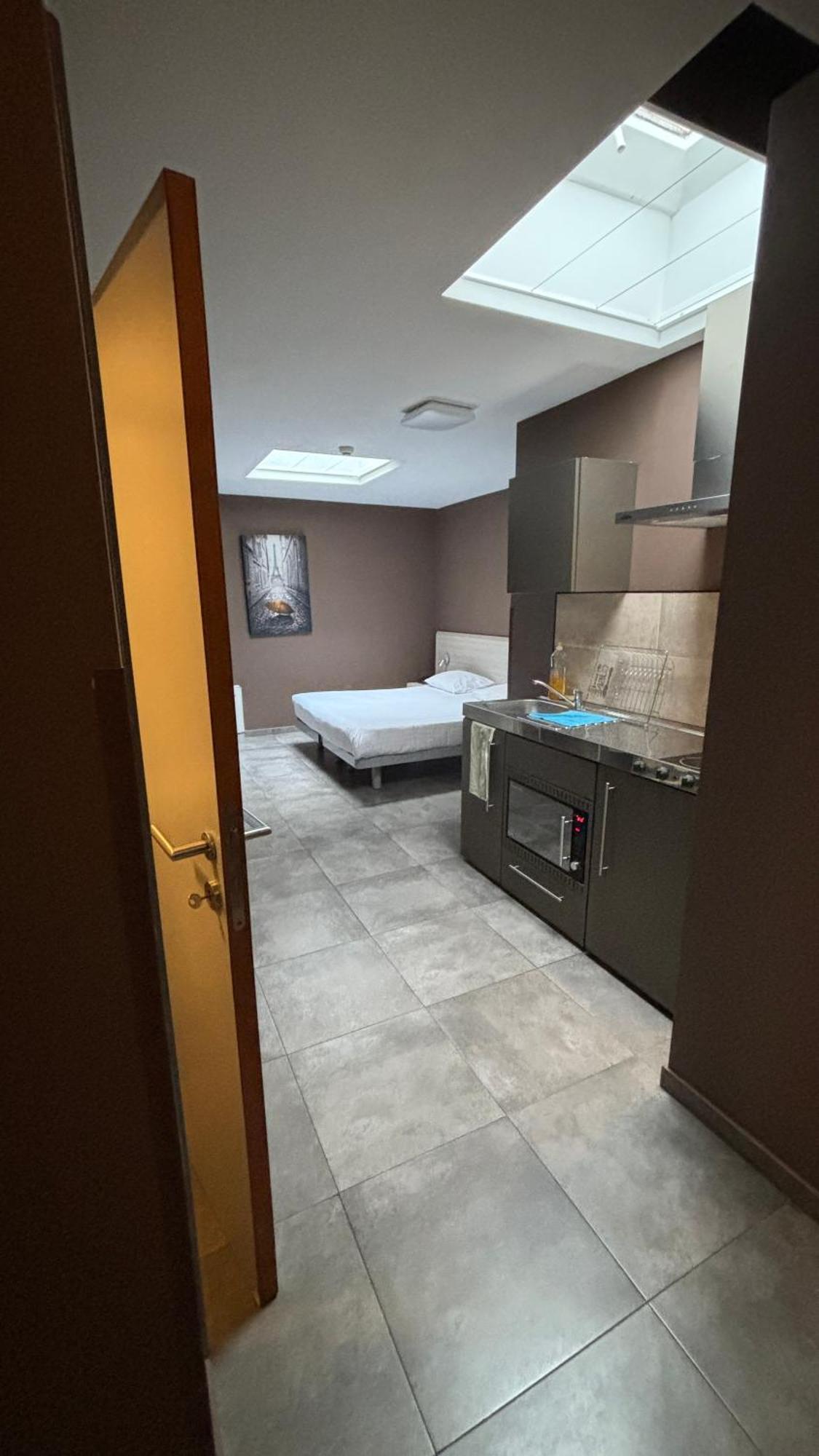 לה לובייר Hotel La Louve מראה חיצוני תמונה