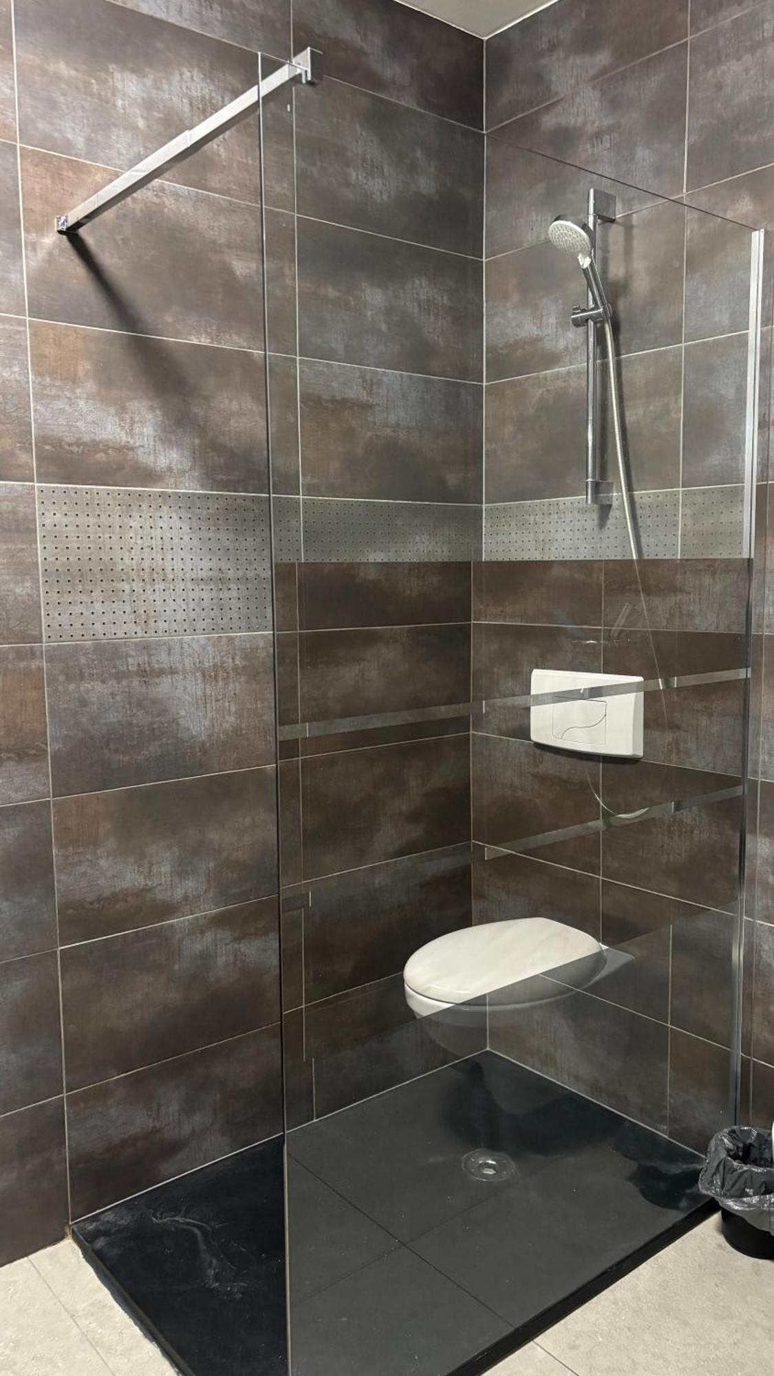 לה לובייר Hotel La Louve מראה חיצוני תמונה