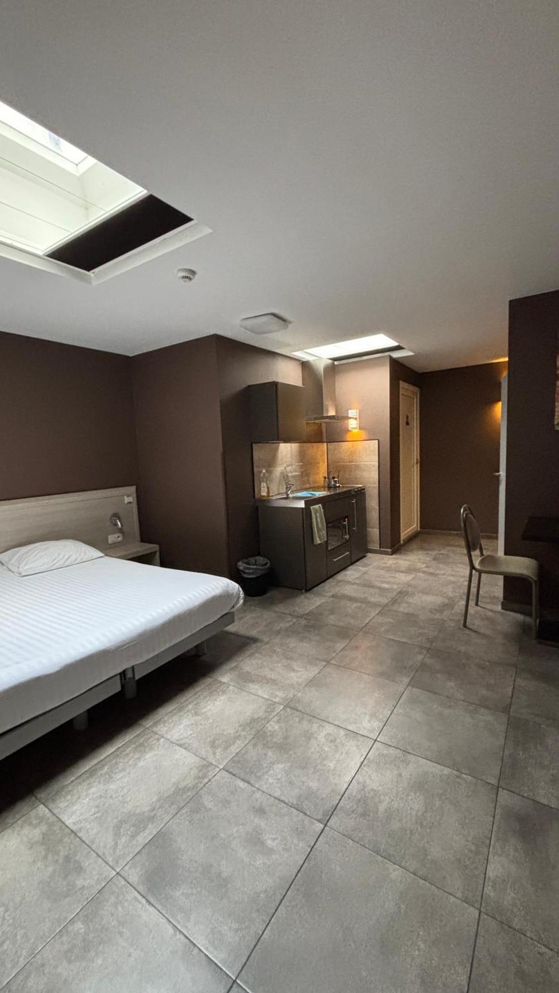 לה לובייר Hotel La Louve מראה חיצוני תמונה