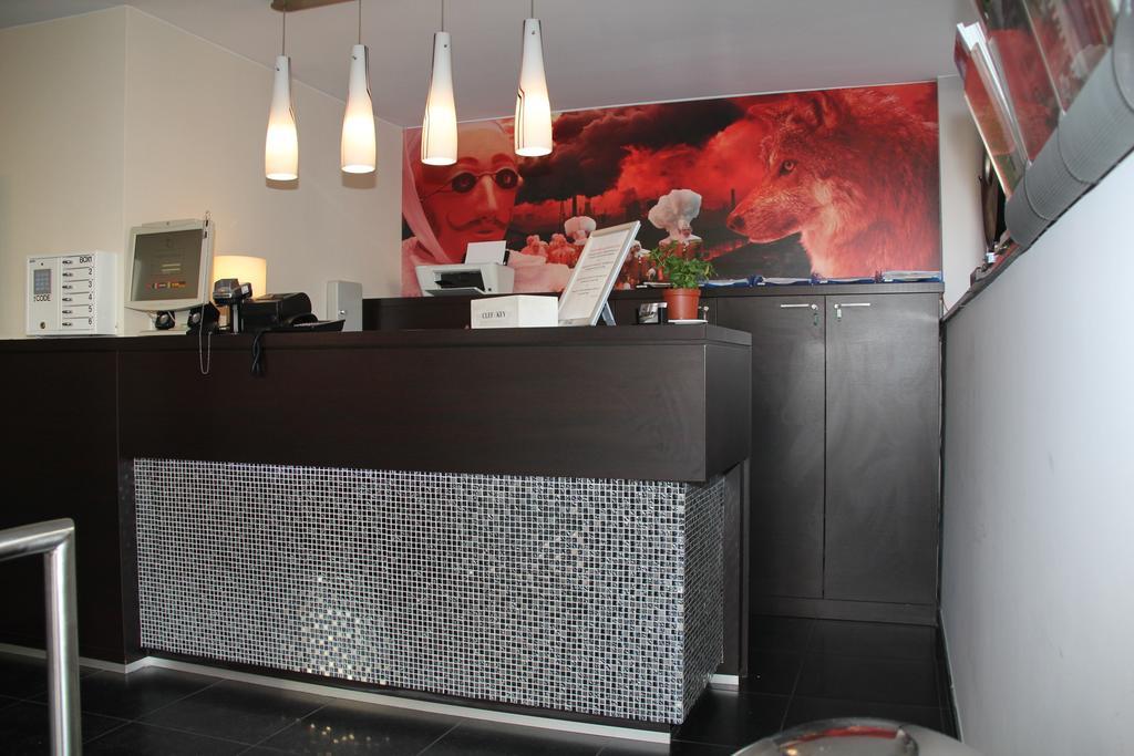 לה לובייר Hotel La Louve מראה חיצוני תמונה
