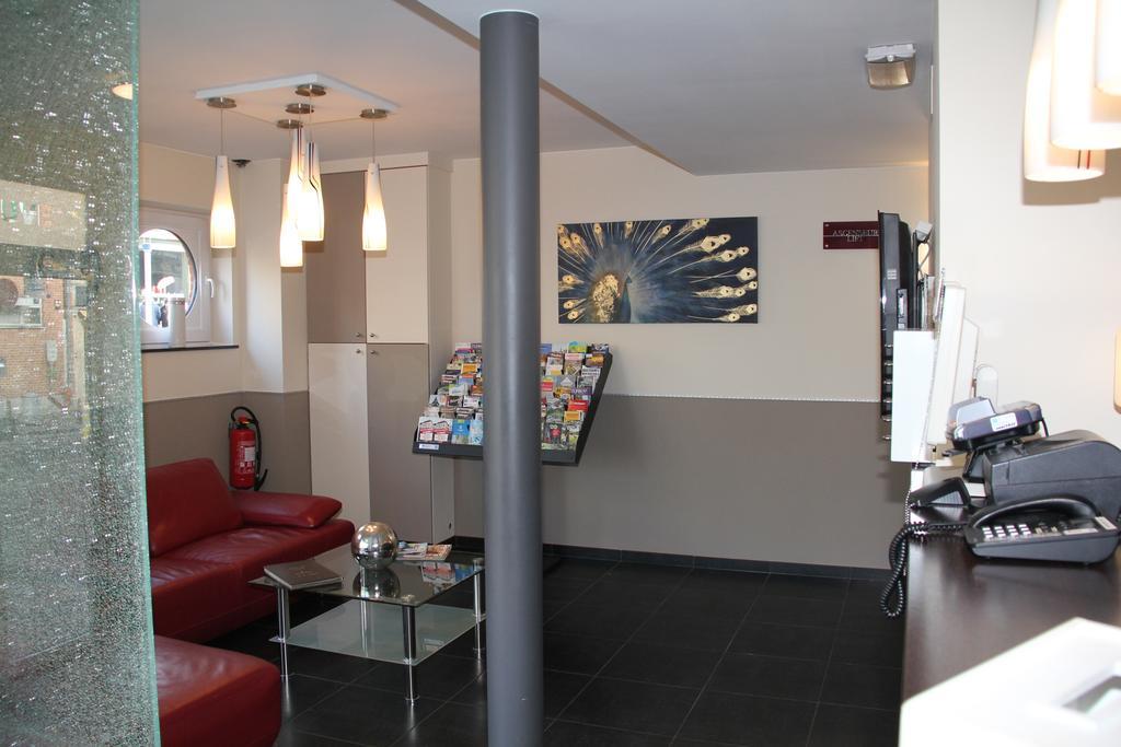 לה לובייר Hotel La Louve מראה חיצוני תמונה