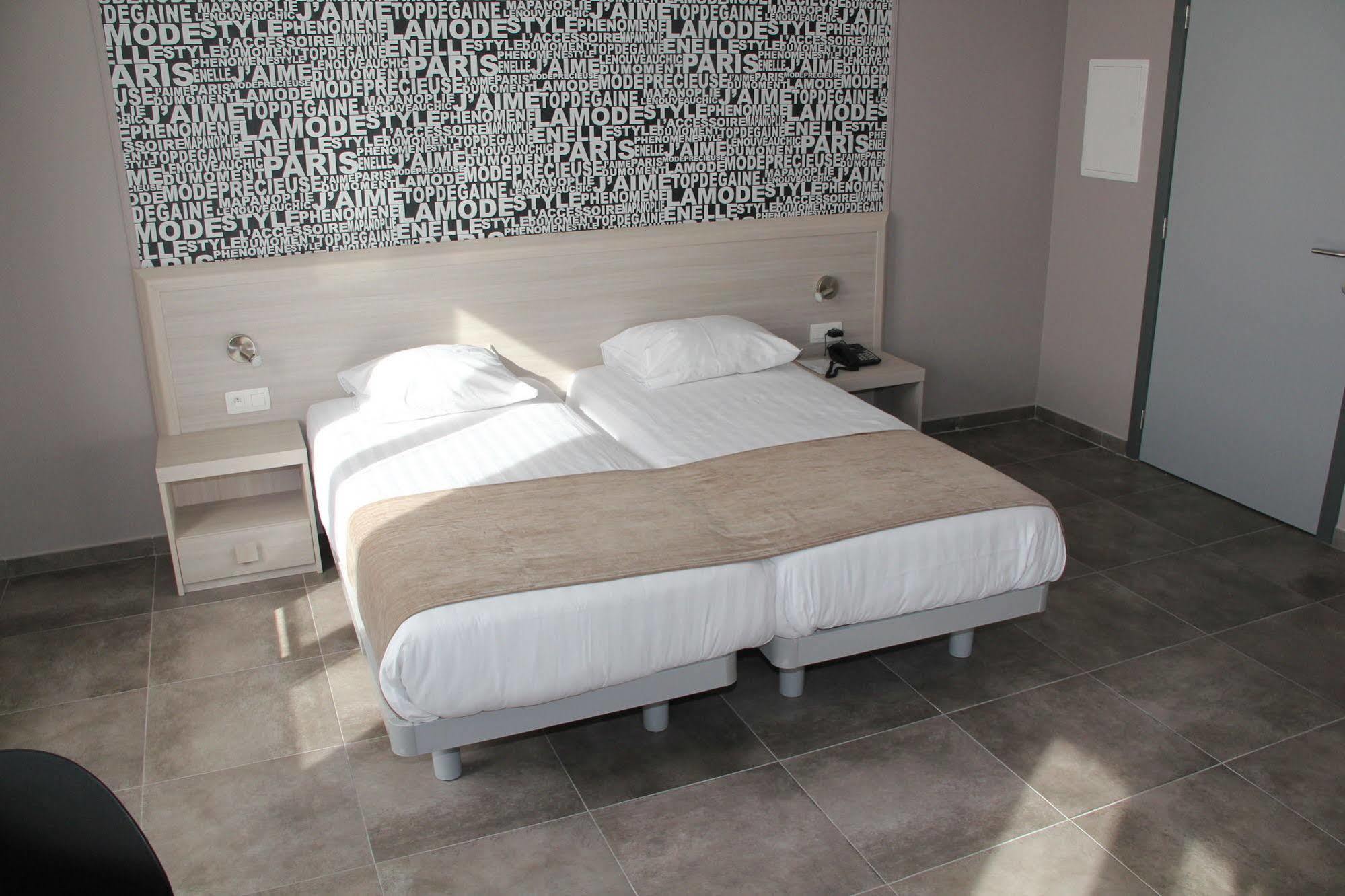 לה לובייר Hotel La Louve מראה חיצוני תמונה